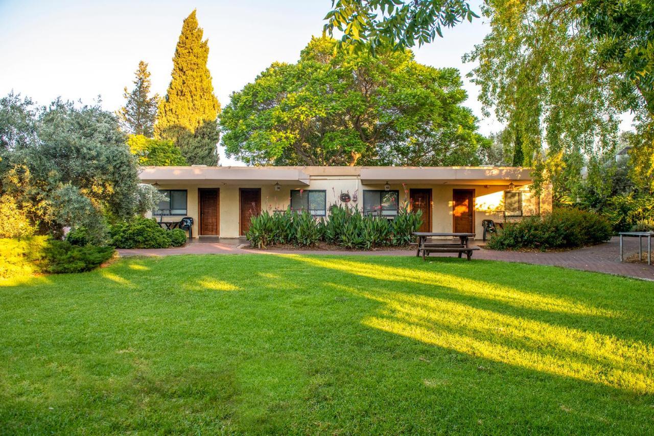כפר הנופש קיבוץ גדות Kibbutz Gadot Galilean Resort Bagian luar foto