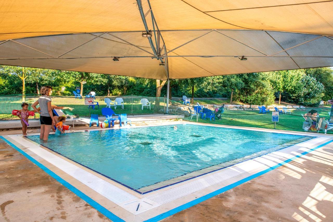 כפר הנופש קיבוץ גדות Kibbutz Gadot Galilean Resort Bagian luar foto