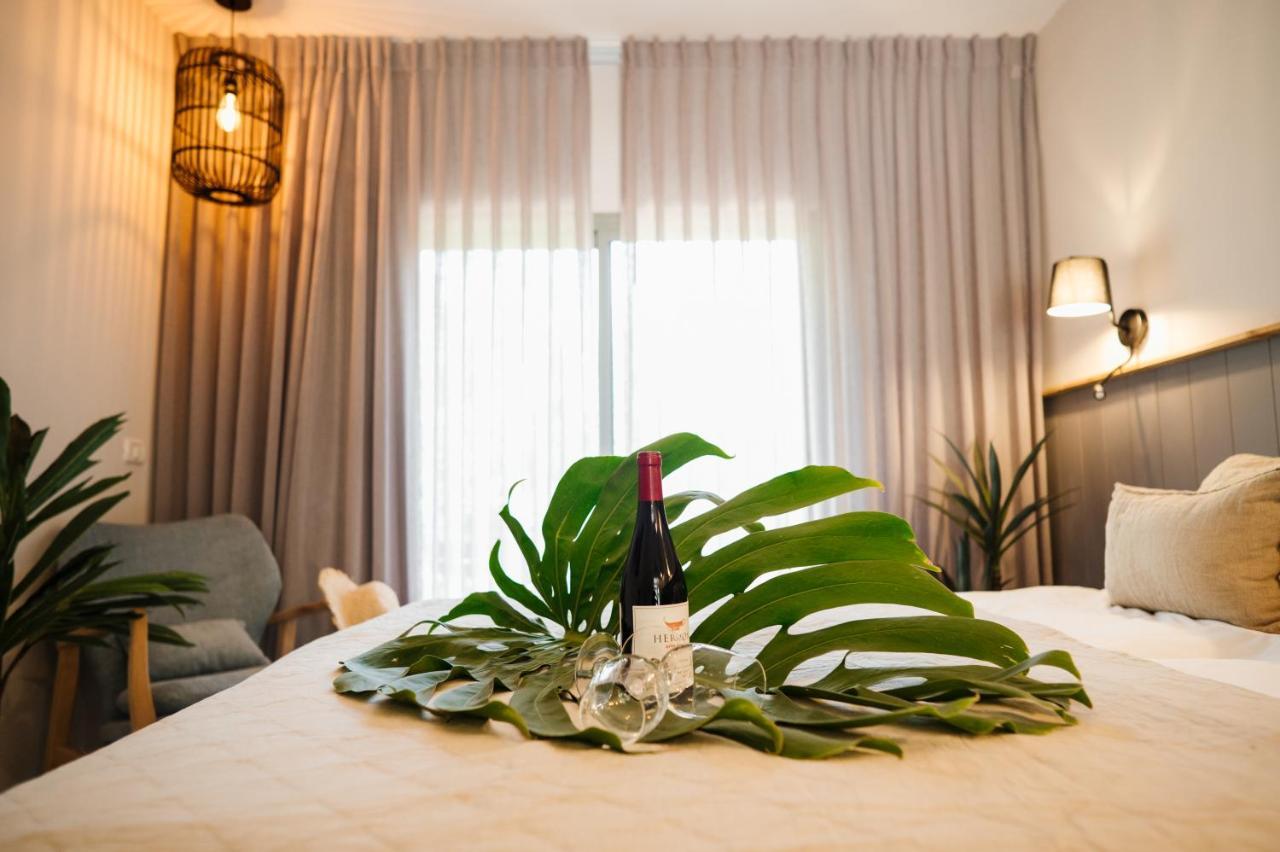 כפר הנופש קיבוץ גדות Kibbutz Gadot Galilean Resort Bagian luar foto
