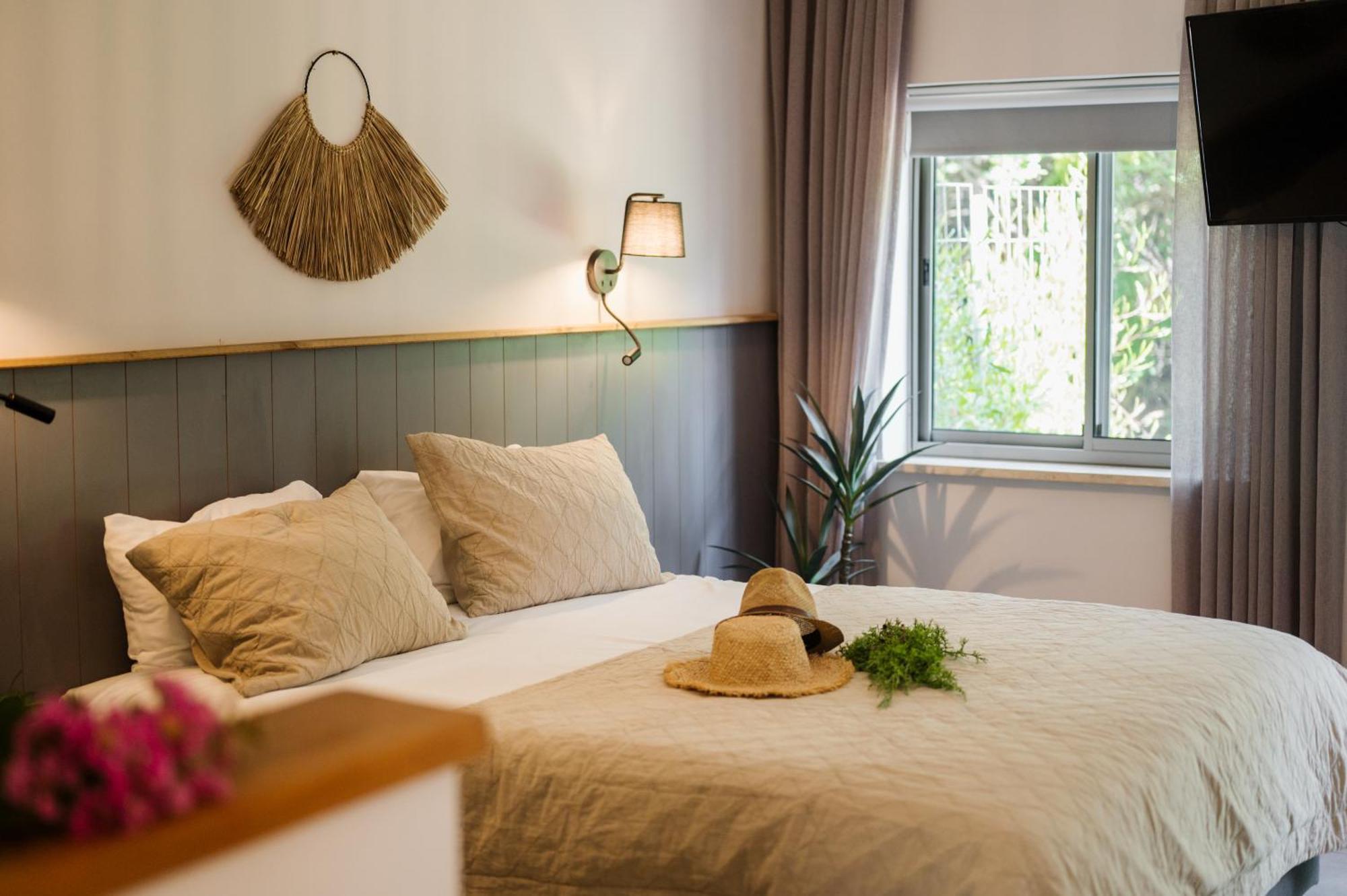 כפר הנופש קיבוץ גדות Kibbutz Gadot Galilean Resort Bagian luar foto