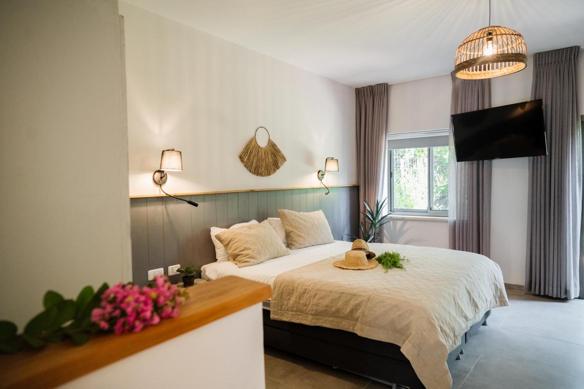 כפר הנופש קיבוץ גדות Kibbutz Gadot Galilean Resort Bagian luar foto